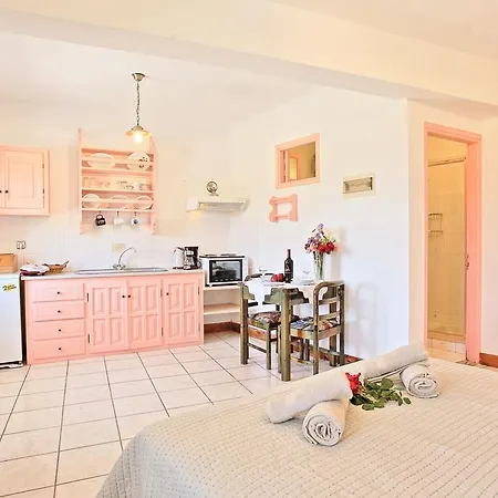 アパート Avgi Studio